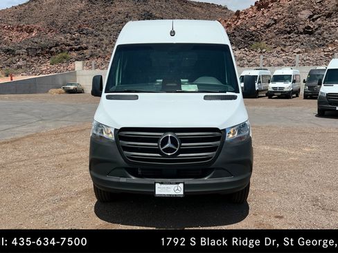 Used 2026 Mercedes-Benz Sprinter 2500 image 8