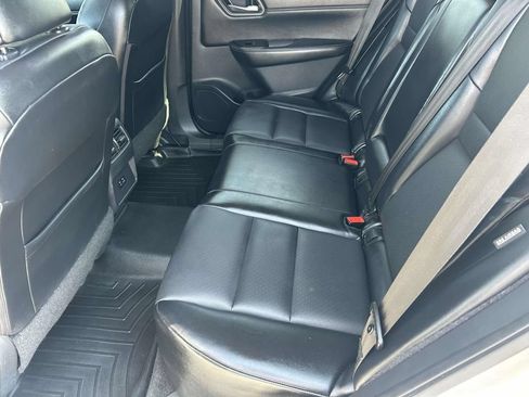 Used 2021 Nissan Rogue SV w/ Premium Package FWD image 13