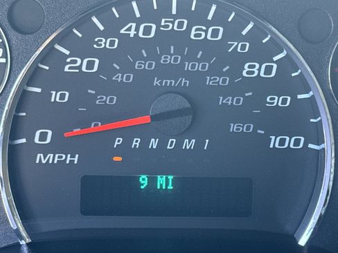 New 2025 GMC Savana 2500 w/ Driver Convenience Package image 21