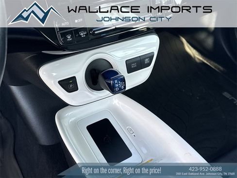 Used 2016 Toyota Prius Three w/ Advanced Technology Package image 19