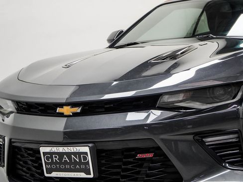 Used 2017 Chevrolet Camaro SS image 3