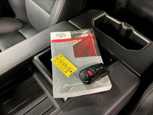 Used 2024 Toyota Tundra Limited image 34