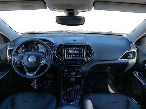 Used 2019 Jeep Cherokee Limited FWD image 9