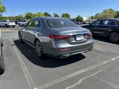 Used 2022 Mercedes-Benz E 350 Sedan image 9