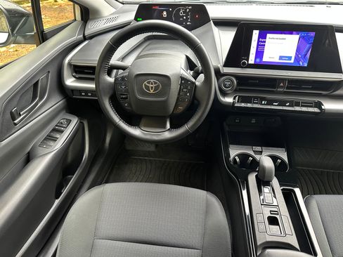 Used 2023 Toyota Prius LE image 17