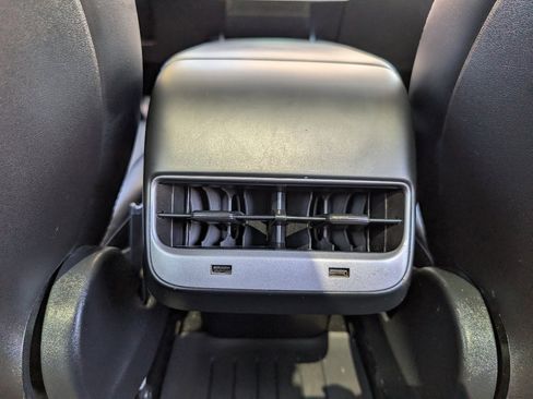 Used 2019 Tesla Model 3 Mid Range image 7