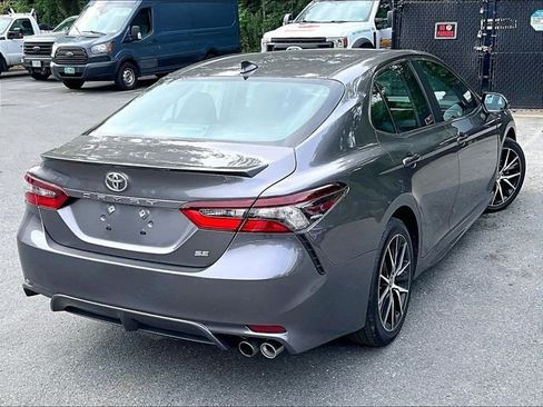 Used 2023 Toyota Camry SE FWD image 4