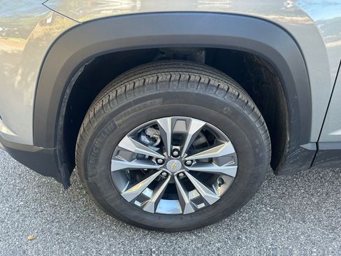 Used 2025 Chevrolet Equinox LT image 23