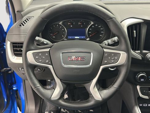 Used 2024 GMC Terrain SLT w/ Elevation Edition image 9