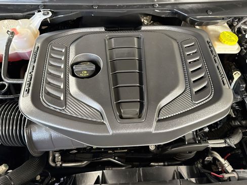 Used 2024 Jeep Wagoneer Series III AWD/4WD image 39