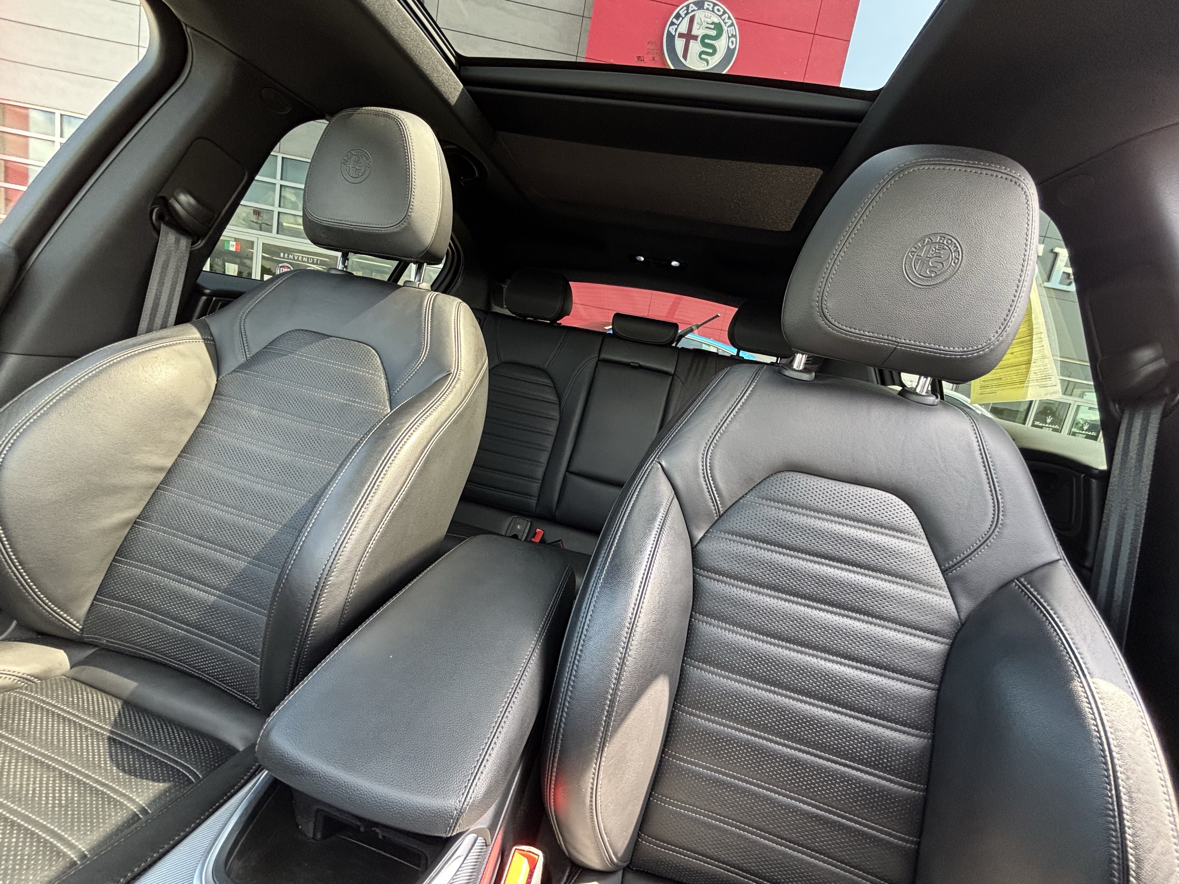 Used 2023 Alfa Romeo Stelvio Veloce AWD/4WD image 26
