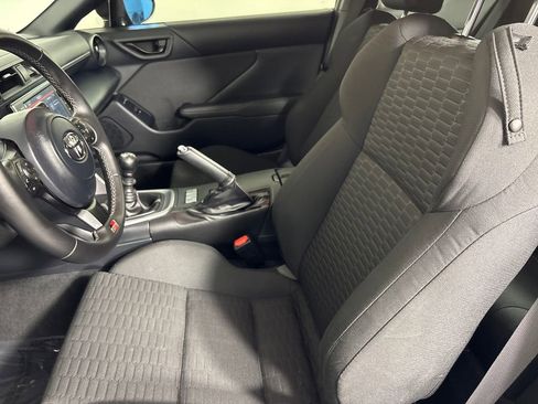 Used 2023 Toyota GR86 image 8