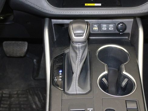 Used 2023 Toyota Highlander XLE FWD image 30