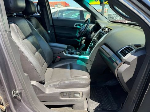 Used 2014 Ford Explorer Limited w/ Equipment Group 301A AWD/4WD image 7