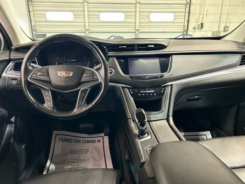 Used 2019 Cadillac XT5 Premium Luxury AWD/4WD image 4