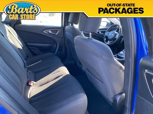 Used 2016 Chrysler 200 Limited image 9