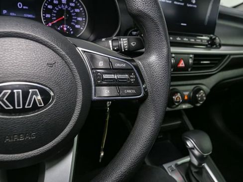 Used 2020 Kia Forte LXS FWD image 25
