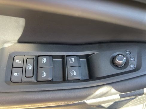 Used 2025 Jeep Grand Cherokee L Altitude RWD image 16