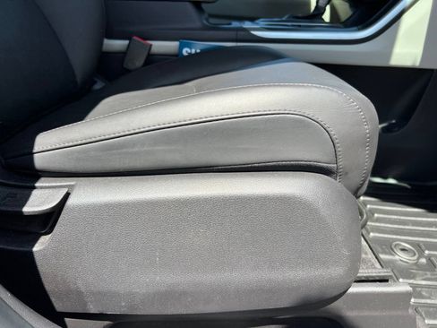 Used 2024 Kia Carnival LX FWD image 61