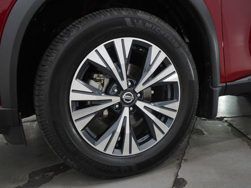 Used 2021 Nissan Rogue SV w/ Premium Package image 28