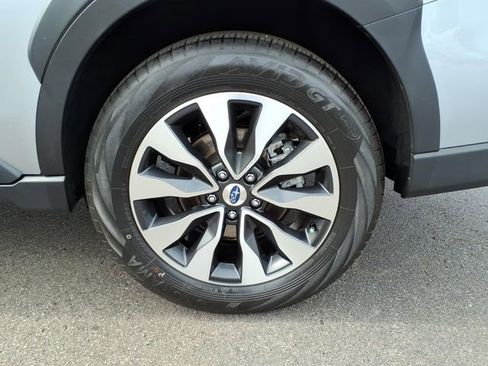 Used 2023 Subaru Outback Touring image 4