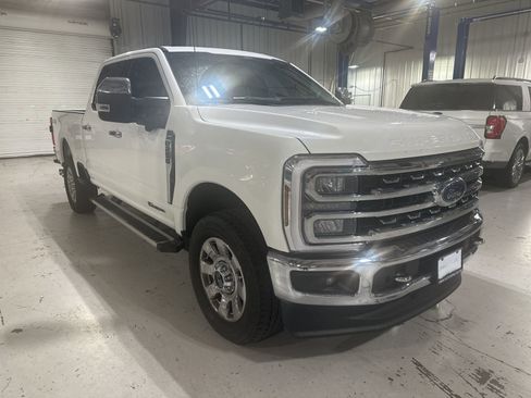 Used 2024 Ford F250 Lariat w/ Chrome Package AWD/4WD image 3