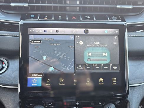 Certified 2023 Jeep Grand Cherokee 4WD 4xe w/ Luxury Tech Group II image 12