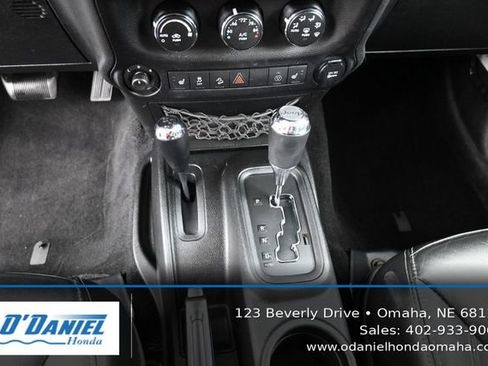 Used 2013 Jeep Wrangler Unlimited Sahara w/ Trailer Tow Group AWD/4WD image 32