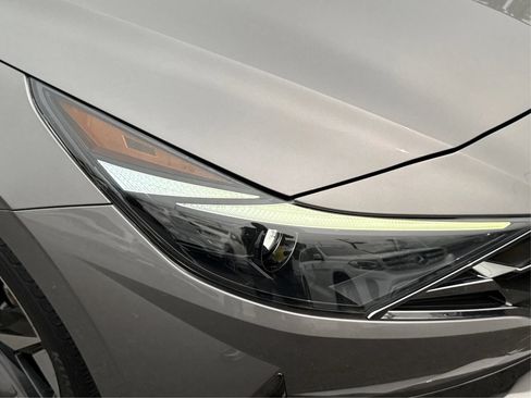 Used 2021 Hyundai Elantra SEL w/ Convenience + Premium Package FWD image 28