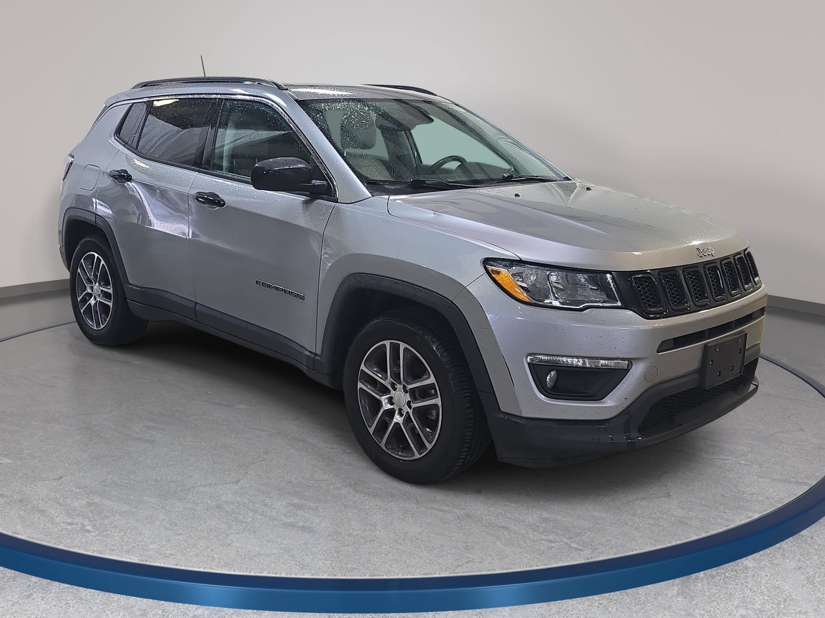 Used 2019 Jeep Compass Latitude w/ Popular Equipment Group FWD image 4