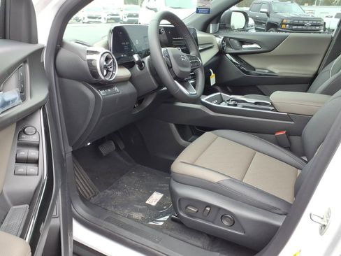 New 2026 Chevrolet Equinox LT w/ Convenience Package II image 11