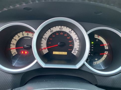 Used 2013 Toyota Tacoma 4x4 Access Cab V6 image 12