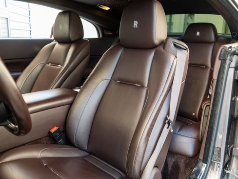 Used 2016 Rolls-Royce Wraith image 11
