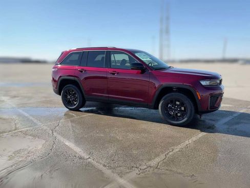 New 2026 Jeep Grand Cherokee Altitude image 15