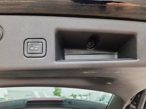 Used 2024 Chevrolet Equinox LT w/ LPO, Floor Liner Package FWD image 35