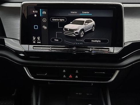 Used 2024 Volkswagen Atlas Cross Sport SE image 13