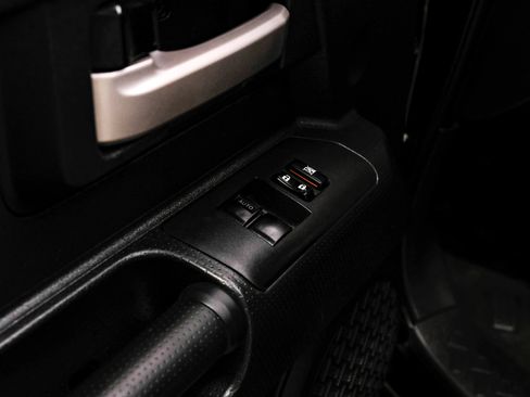 Used 2013 Toyota FJ Cruiser 4WD w/ Convenience Pkg image 47