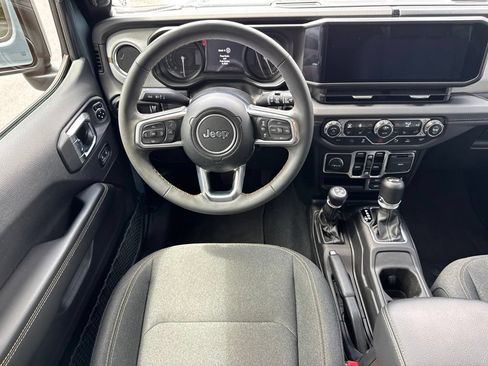 Used 2024 Jeep Wrangler Unlimited Sahara w/ Safety Group AWD/4WD image 20