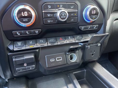 Used 2022 GMC Sierra 2500 AT4 w/ AT4 Premium Plus Package image 27