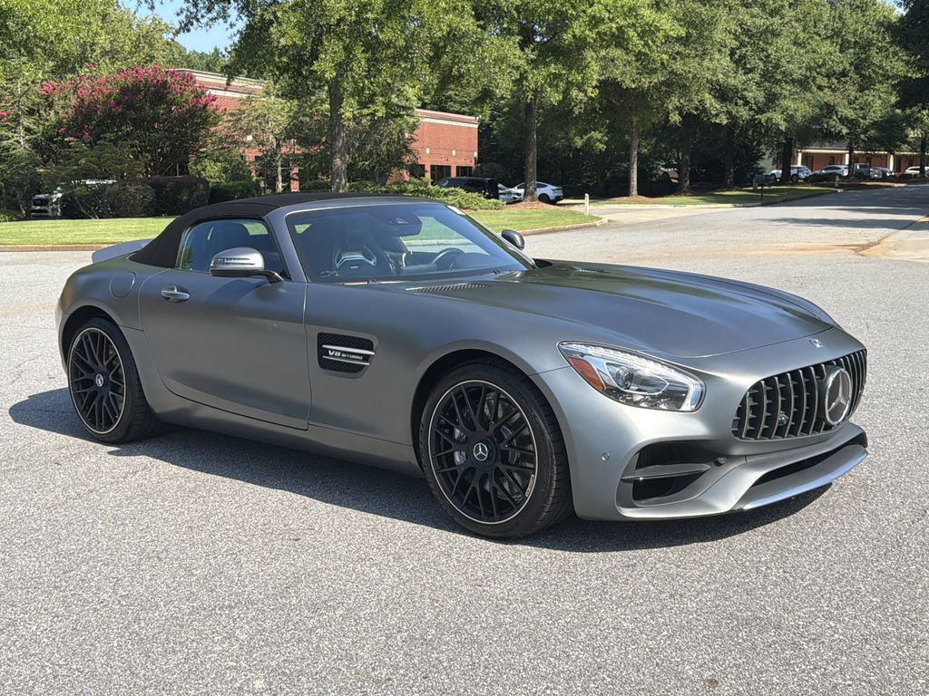 Used 2018 Mercedes-Benz AMG GT Roadster image 2