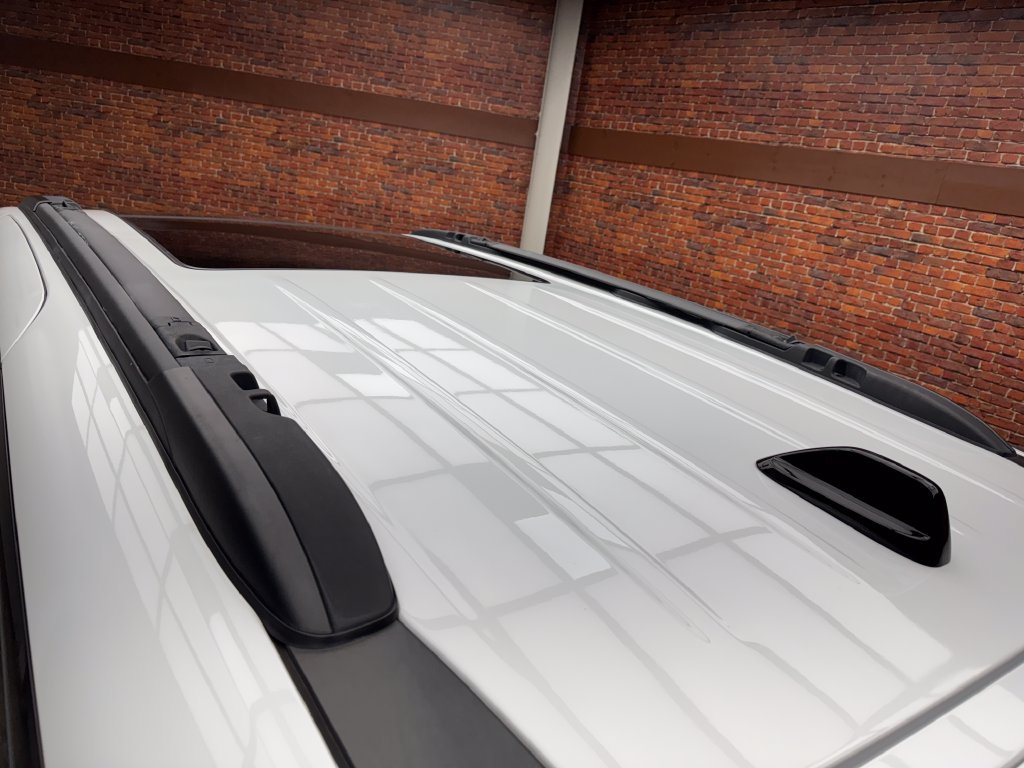 Used 2025 Chrysler Pacifica Limited FWD image 30