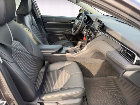 Used 2023 Toyota Camry SE w/ Blackout Package (TMS) image 15