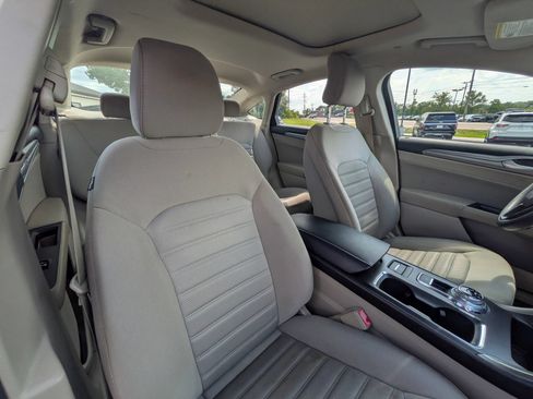 Used 2019 Ford Fusion SE FWD image 38