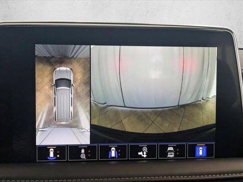 Used 2023 GMC Yukon XL SLT image 15