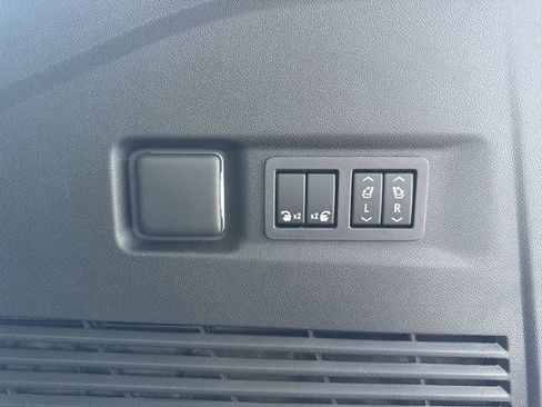 New 2026 GMC Yukon XL Denali image 32