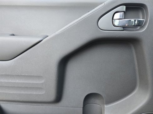 Used 2021 Nissan Frontier S image 22