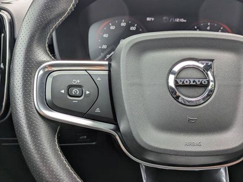 Used 2021 Volvo XC40 T5 R-Design w/ Advanced Package AWD/4WD image 12