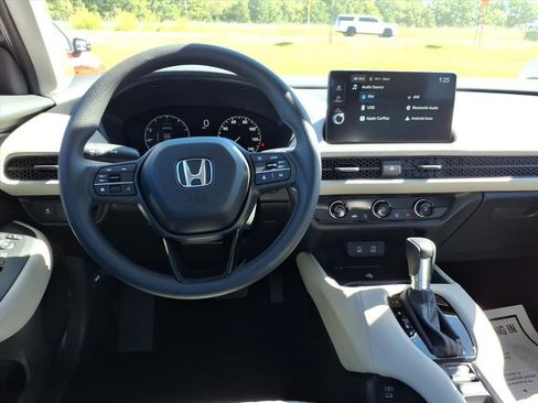 New 2026 Honda HR-V LX image 9