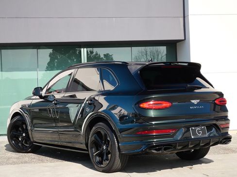 Used 2022 Bentley Bentayga image 3