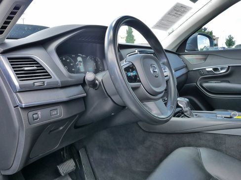 Used 2020 Volvo XC90 T5 Momentum w/ Protection Package AWD/4WD image 25